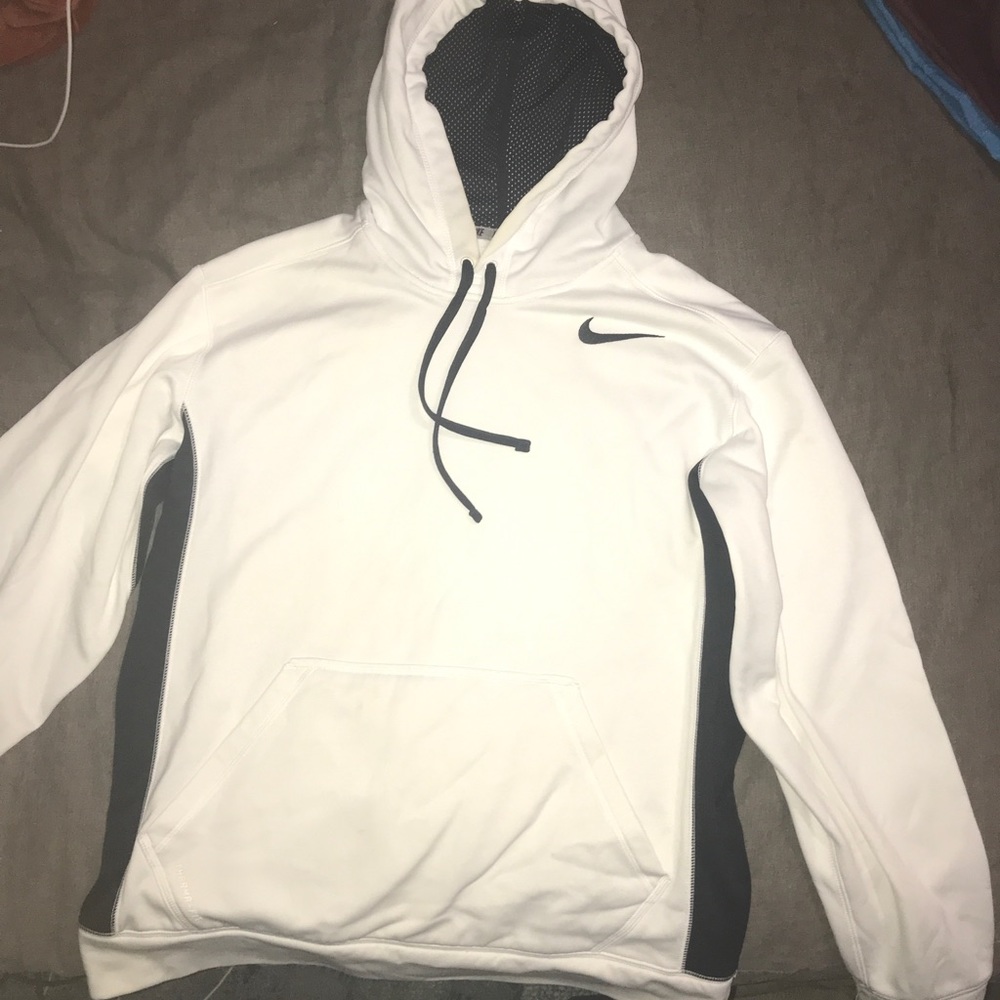 Nike thermal fit hoodie